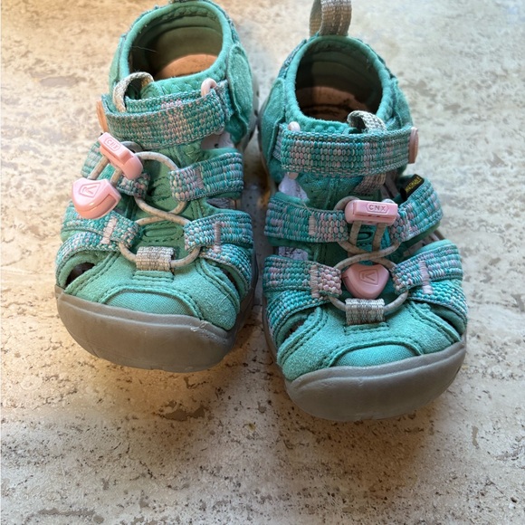 Keen Kids Aqua and Pink Sandals - Picture 1 of 3